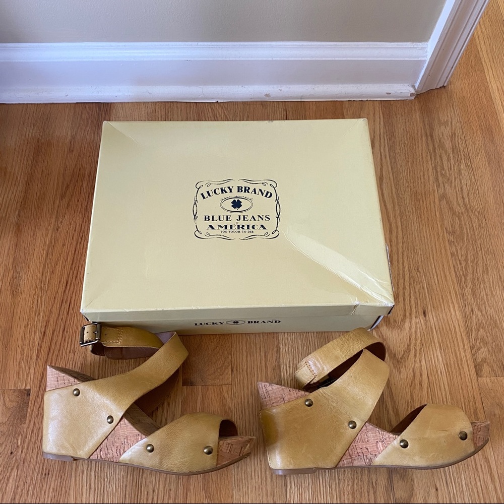 Lucky Wedge Sandals- great condition